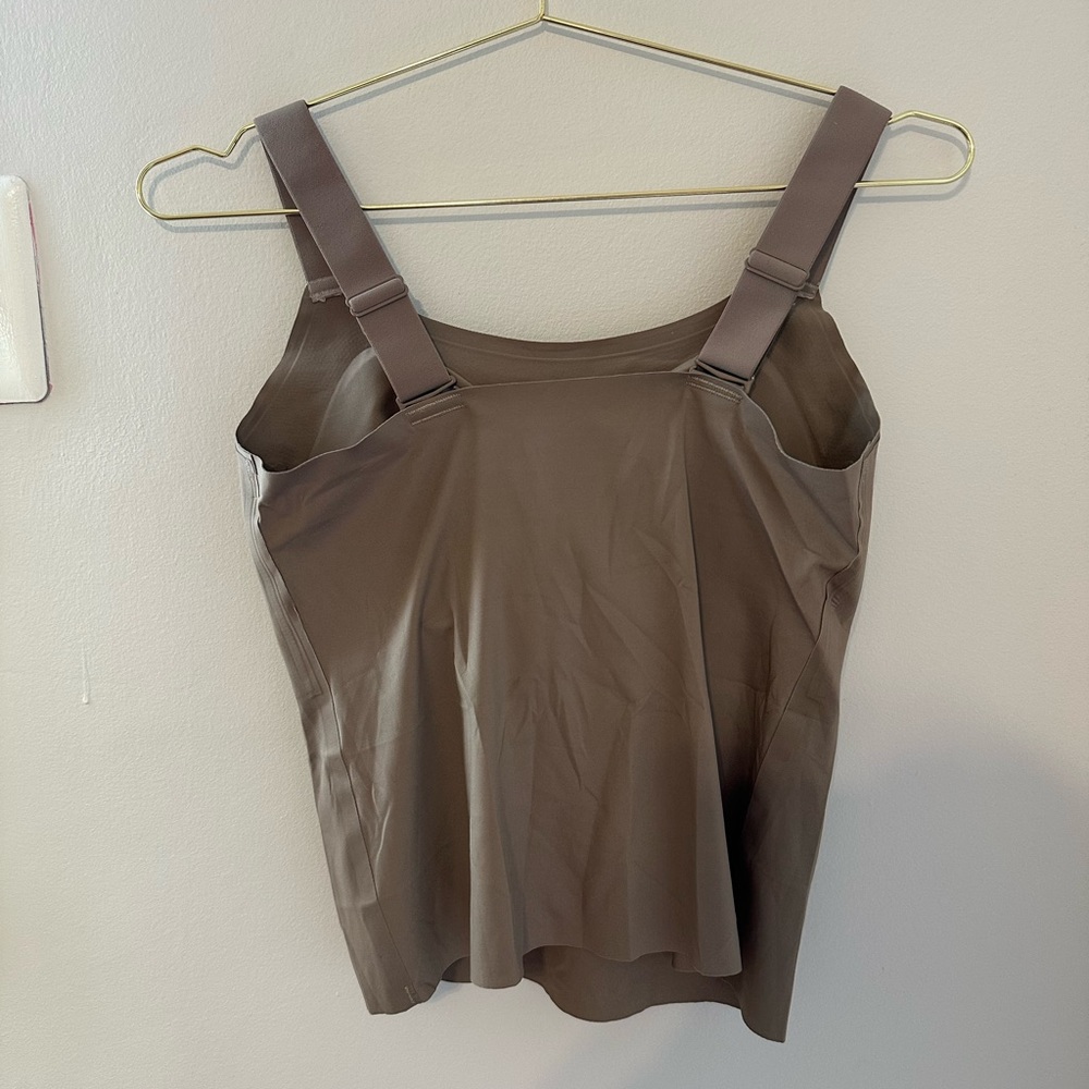 FORLEST Built In Support Brami Tank Top - Picture 5 of 6